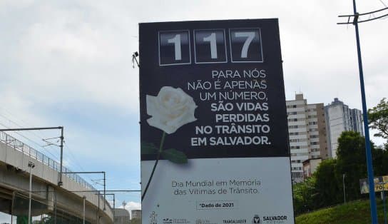 Imagem de Prefeitura de Salvador coloca rosas em painéis na Bonocô e Paralela: por qual motivo?  