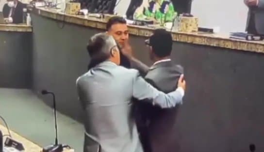 Imagem de Vídeo mostra vereador agredindo colega em Feira de Santana; assista  