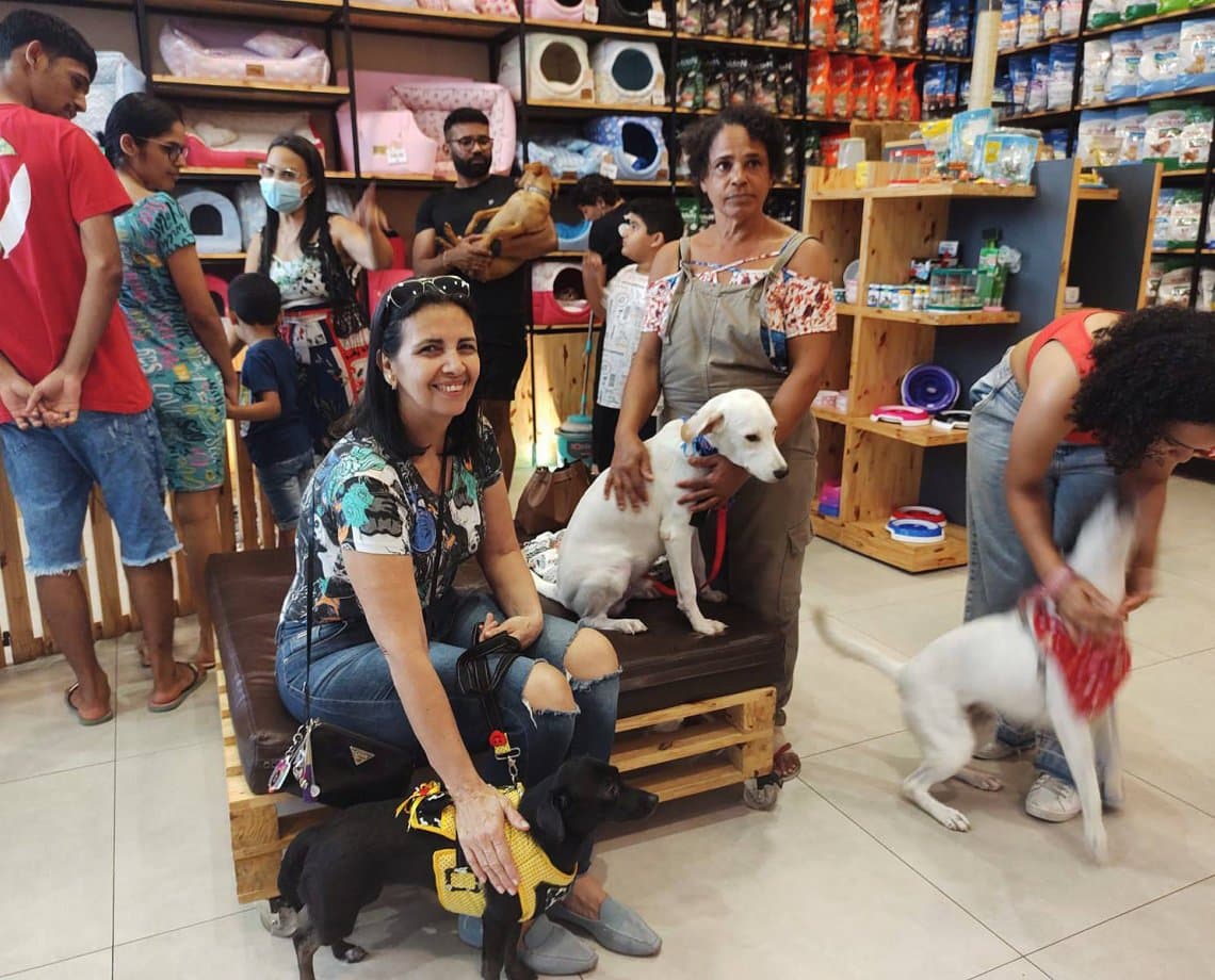 Shopping de Camaçari promove feira de adoção de animais neste fim de semana; saiba como adotar