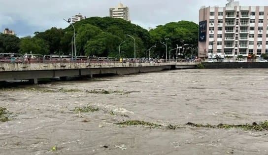 Imagem de Com Bahia em alerta pelas chuvas, Rui determina apoio dos órgãos estaduais; veja lista de cidades afetadas  