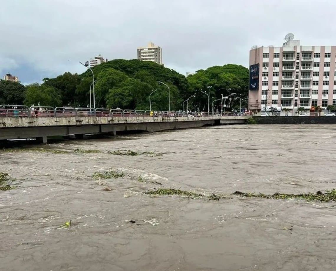 Com Bahia em alerta pelas chuvas, Rui determina apoio dos órgãos estaduais; veja lista de cidades afetadas  