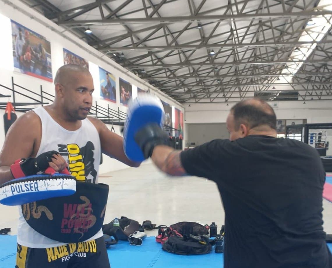 Centro de Treinamento de Boxe e Artes Marciais da Bahia abre vagas para aulas de kung fu e kali; as inscrições são gratuitas