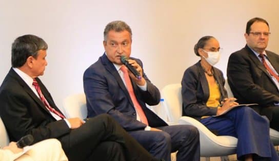 Imagem de Cotado para ministério de Lula, Rui Costa participa de evento em Brasília com Marina Silva e Wellington Dias