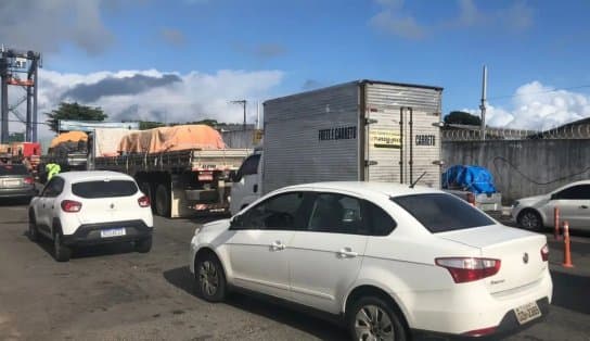 Imagem de Motoristas relatam longas filas no ferry-boat nesta quarta-feira 