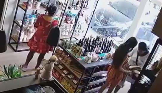 Imagem de Mulheres são flagradas roubando quase R$ 6 mil em carnes nobres; veja vídeo