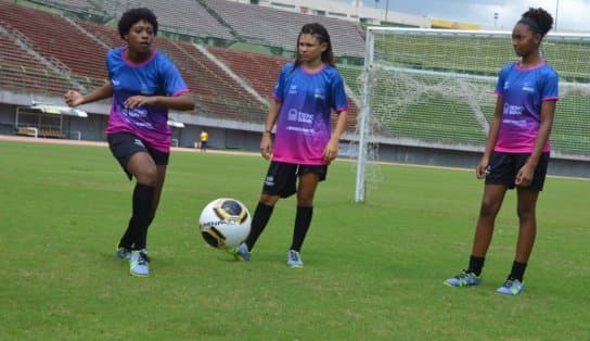 Imagem de Inscrições abertas para aulas gratuitas de futebol feminino no Estádio de Pituaçu