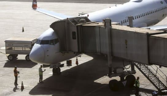 Imagem de Pilotos decretam greve para segunda-feira e medida deve gerar atrasos em aeroportos 