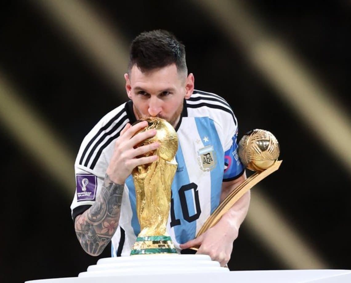 Messi é eleito o maior craque da Copa do Mundo do Catar; argentinos dominam a premiação