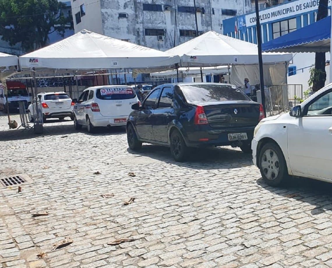 Vacinação contra Covid-19 é retomada nesta segunda-feira em Salvador; confira esquema