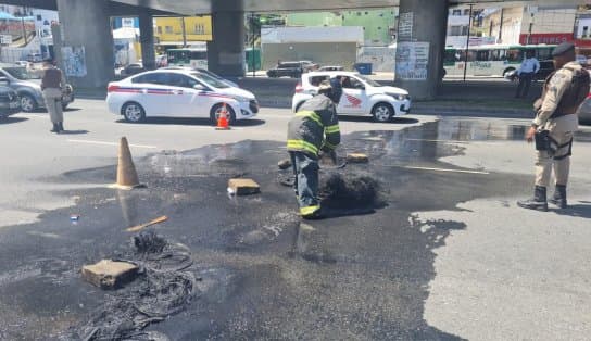 Imagem de Família faz apelo por regulação e protesto causa lentidão na Av. Bonocô; veja vídeo