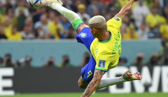 Imagem de Voleio de Richarlison contra Sérvia é eleito como mais bonito da Copa; “voo do pombo”