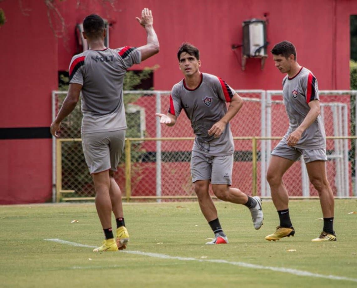 Vitória ganha do Itabuna por 3x0 em jogo-treino no Barradão; equipe se prepara para estreia dia 5