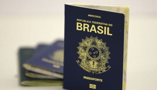 Imagem de Pretendendo viajar para o exterior? Fila para emissão do passaporte passa de 108 mil pessoas