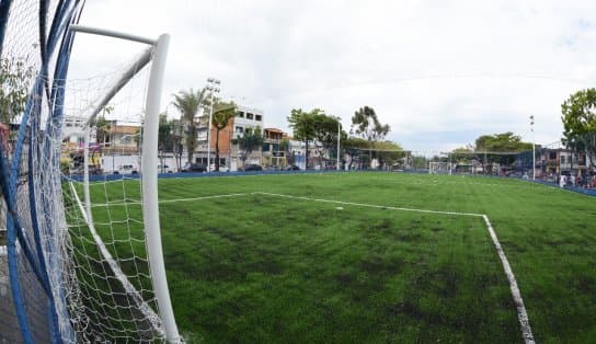 Imagem de Moradores de Periperi recebem novo campo de futebol neste natal