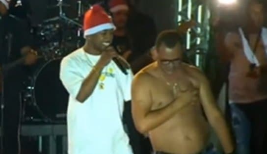 Imagem de "Delicinha": prefeito de cidade baiana rouba a cena ao dançar sem camisa em show de arrocha; vídeo