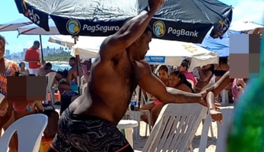 Imagem de Após ser flagrado espancando filhas em praia de Salvador, pai minimiza situação; "não sou um monstro" 