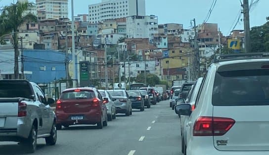 Imagem de Obra da Embasa causa lentidão no trânsito na Avenida Ogunjá