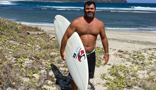 Imagem de Surfista baiano morre após queda em onda gigante; Márcio 'Mad Dog' tinha 47 anos 