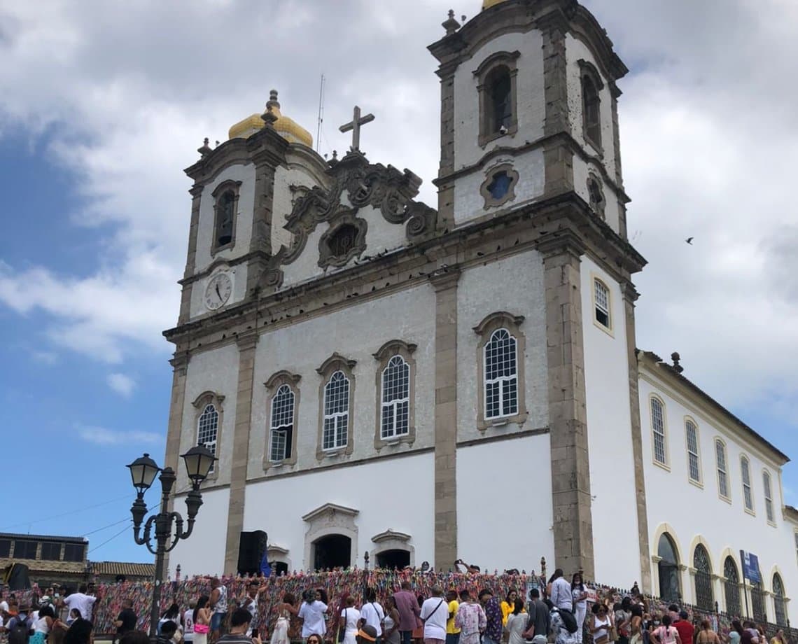 Primeira sexta-feira do ano leva multidão à Basílica do Bonfim