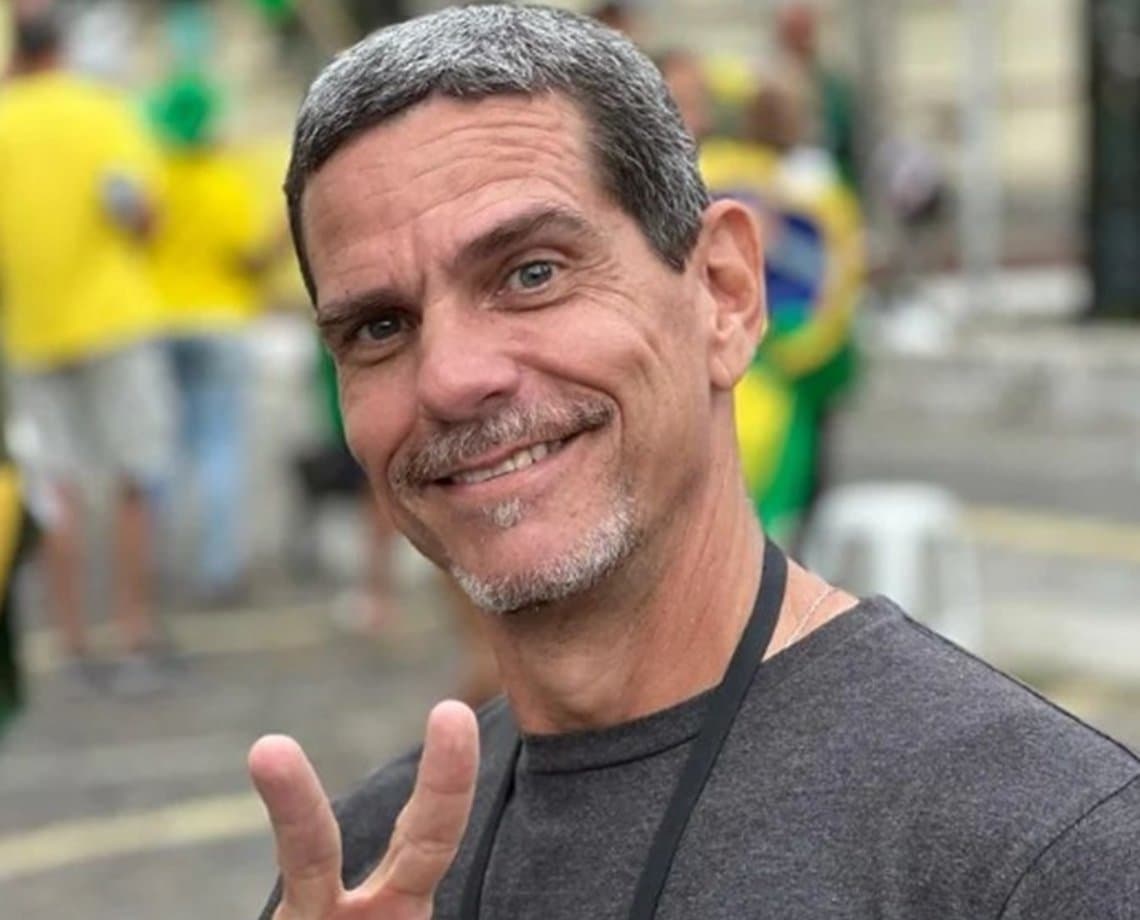 Ex-BBB baiano participou de atos em Brasília; Adriano Castro criou termo "paredão"