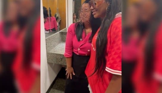 Imagem de Com fãs na porta do banheiro, Ludmilla desiste de fazer cocô; "me senti invadida"