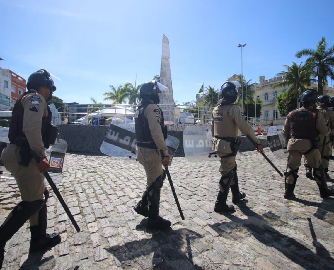 Polícia Militar desmonta acampamentos de bolsonaristas na Bahia; veja fotos e vídeos