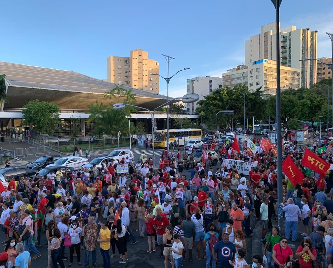 Grupo de 'apoio a democracia' faz ato pacífico no Campo Grande; protesto é contra ações terroristas em Brasília 