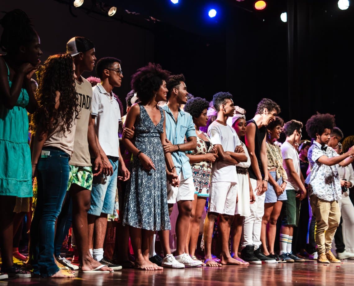 Teatro Jorge Amado abre inscrições para cursos de teatro para pessoas pretas com bolsas de 80% a 100%