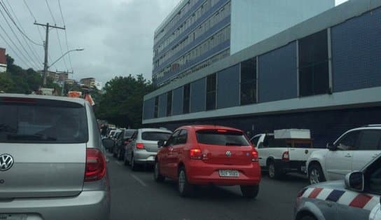 Imagem de Trânsito flui sem restrições nas principais vias de Salvador; Cidade Baixa registra intensidade no fluxo