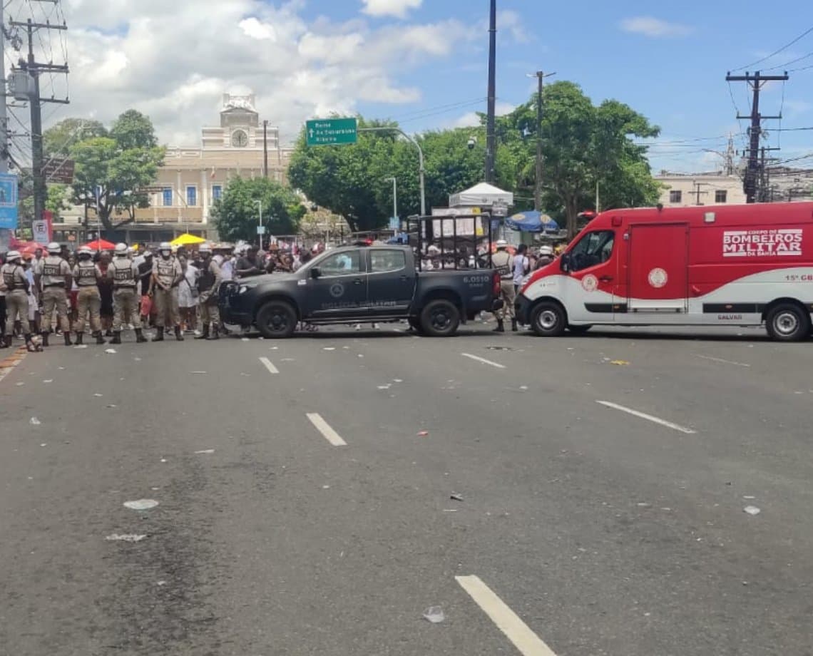 Mochila arremessada na Lavagem do Bonfim gera suspeita de bomba e Bope é acionado; "hipótese descartada" 