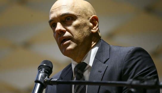 Imagem de Moraes abre inquérito contra governador e ex-secretário do DF