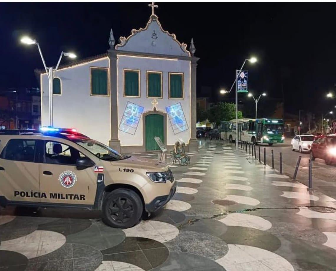 PM encontra mulher desaparecida no Rio Vermelho; vítima tinha problemas psiquiátricos