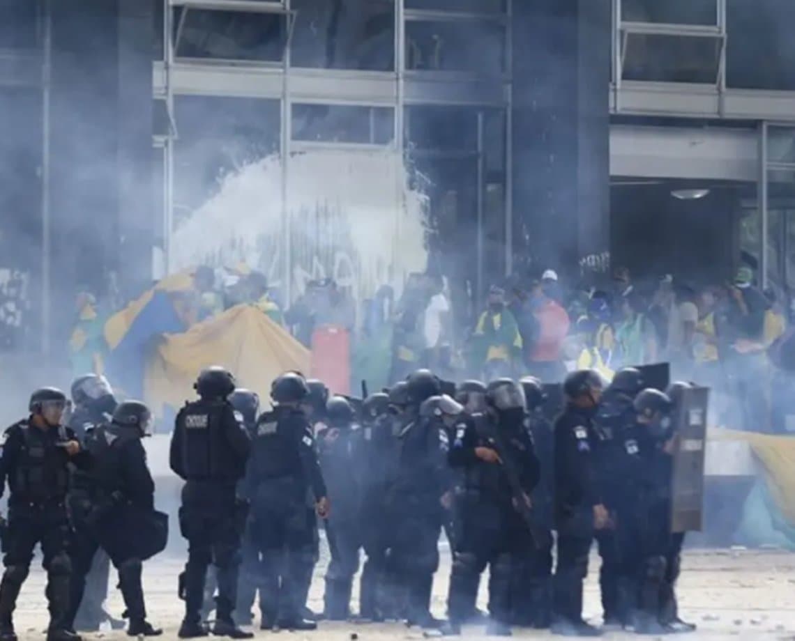 STF nega liberdade a presos bolsonaristas após atos terroristas em Brasília