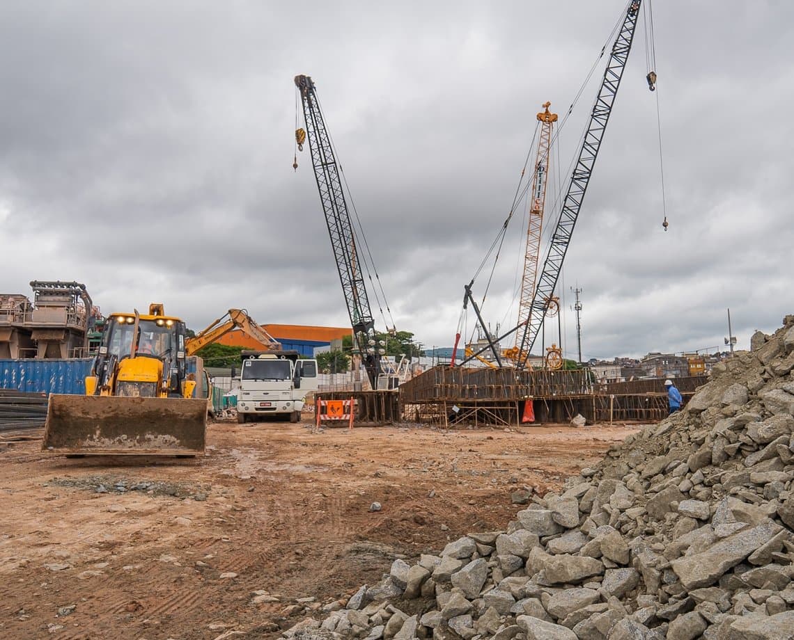 Funcionário do metrô morre após ser atropelado por caminhão de obras