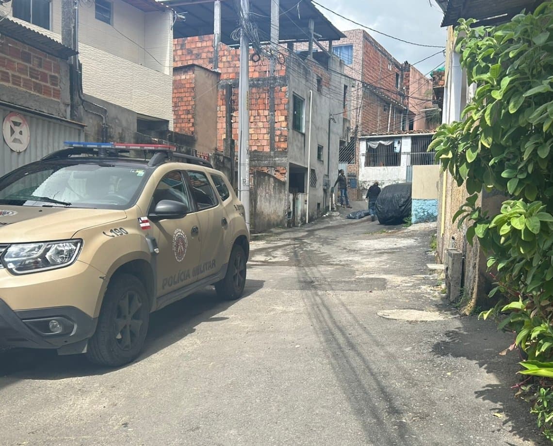 Homem é executado no bairro de Pernambués; testemunhas relatam "bonde armado" 