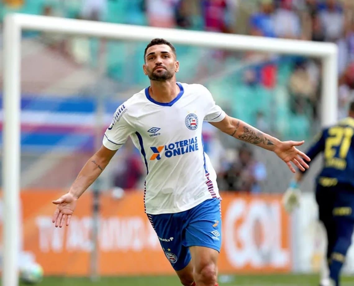 Ídolo do Bahia, Gilberto volta a jogar no Brasil em novo clube; "cuida bem dele", pede torcedor