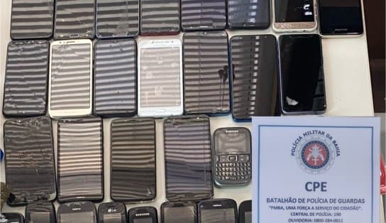 Imagem de Quarenta celulares que seriam arremessados para presídio de Salvador são apreendidos  