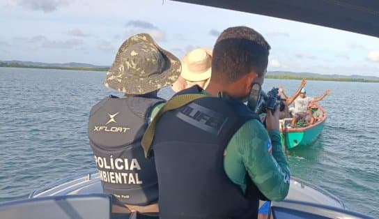 Imagem de Pescadores são apresentados à PF após flagrante de pesca com bomba em Itaparica