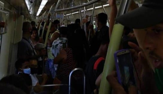 Imagem de Metrô para por cerca de 20 minutos na estação Acesso Norte; passageiros são obrigados a desembarcar 