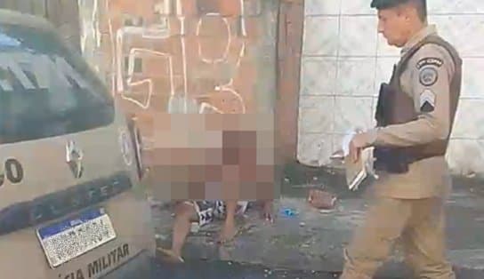 Imagem de Suspeito de assalto é espancado por populares no bairro do Uruguai; veja vídeo