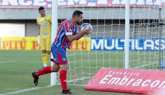 Imagem de Com 4 gols de Gilberto, Bahia goleia o Altos-PI e assume a liderança do grupo A da Copa do Nordeste