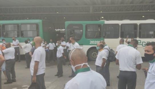 Imagem de Protestos de rodoviários deixam duas maiores estações de Salvador sem ônibus 