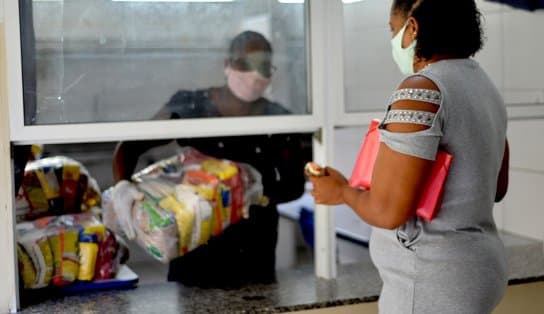 Imagem de Nova etapa de distribuição de cestas básicas para alunos é iniciada nesta segunda em Salvador 