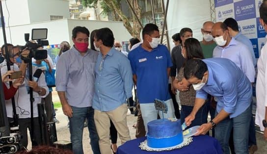 Imagem de O bolo de Bruno Reis: para quem foi o primeiro pedaço? 