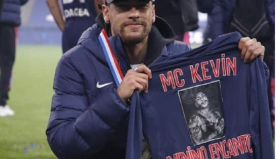 Imagem de Após conquista de título, Neymar homenageia MC Kevin com quem havia combinado se encontrar nas próximas férias