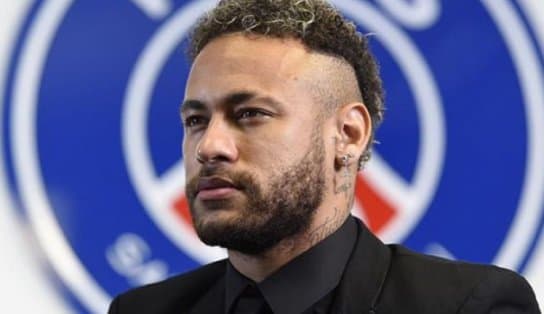 Imagem de Na França, Neymar recebe primeira dose de vacina contra a Covid; "chegou a minha vez"