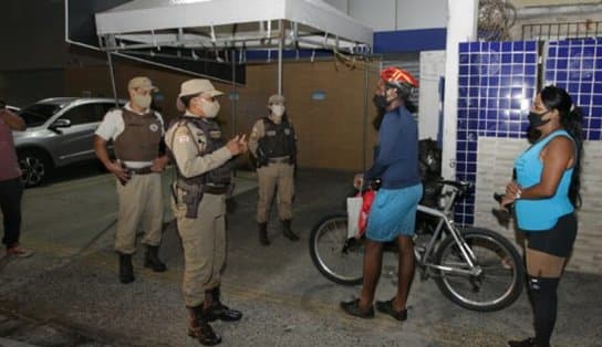 Imagem de Sem cervejinha nem locomoção noturna: 36 municípios da Bahia seguem com medidas mais duras; veja lista 