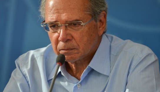 Imagem de Grupo queria ver Paulo Guedes, mas acabou assistindo vídeo pornô e masturbação ao vivo