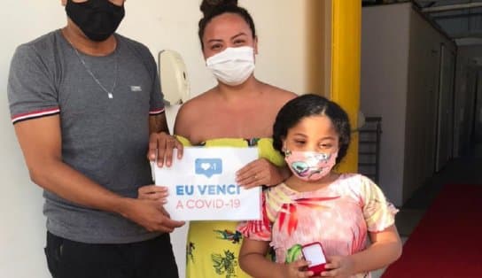 Imagem de Cena de novela: paciente internada com Covid-19 em Salvador é pedida em casamento ao receber alta médica