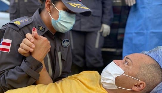 Imagem de VÍDEO: após quase três meses internado com complicações da Covid, sargento do Salvar recebe alta hospitalar